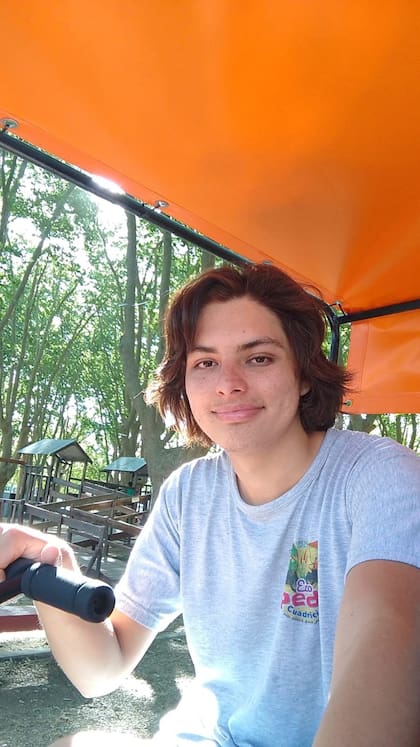 Cristian encontró en la autogestión y el apoyo incondicional de su familia la llave para abrirse camino en el mundo laboral