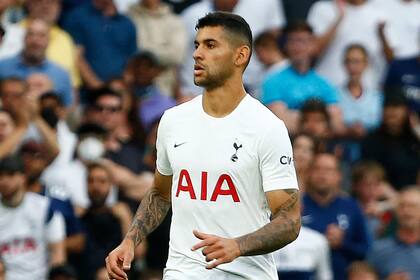 Cristian Romero es uno de los afectados en Tottenham