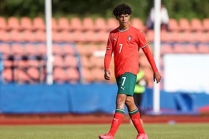 Cristianinho, con la 7 del seleccionado juvenil de Portugal