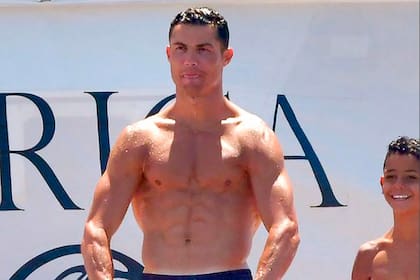 Cristiano Ronaldo y su hijo Cristiano Ronaldo Jr. en el Africa I