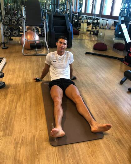 Colchoneta y descanso. Cristiano Ronaldo, un deportista de alto rendimiento que se exige al máximo
