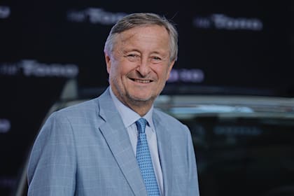 Cristiano Rattazzi, ex presidente de FCA (Fiat Chrysler) se refirió a una “sensación de híper”. Acababa de aterrizar de Nueva York y aseguró que todavía no tiene definido su voto entre Patricia Bullrich y Javier Milei. En elecciones anteriores fue fiscal de Juntos por el Cambio