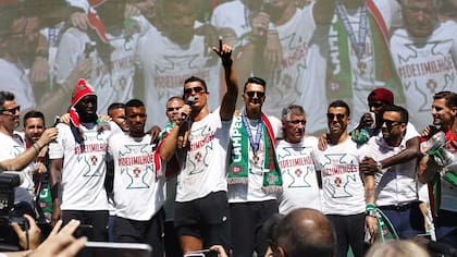 Cristiano en el festejo de Portugal