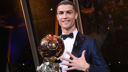Cristiano ganó ayer su quinto Balón de Oro e igualó a Messi
