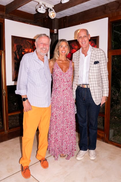 Cristiano Rattazzi junto a Gabriela Castellani y el embajador de Italia en Uruguay, Fabrizio Petri