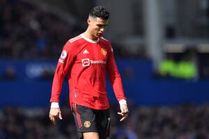 Cristiano Ronaldo agredió a un fanático luego del encuentro entre Everton y Manchester United (Photo by Anthony Devlin / AFP) / RESTRICTED TO EDITORIAL USE. No use with unauthorized audio, video, data, fixture lists, club/league logos or 'live' services. Online in-match use limited to 120 images. An additional 40 images may be used in extra time. No video emulation. Social media in-match use limited to 120 images. An additional 40 images may be used in extra time. No use in betting publications, games or single club/league/player publications. /