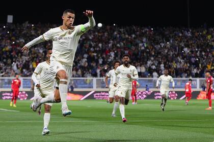 Cristiano Ronaldo festeja su hat-trick frente a Damac, en la fecha 18 de la Liga Profesional Saudí