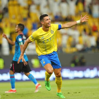 Cristiano Ronaldo festeja un gol para Al Nassr, donde completó su segundo año