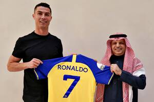 Cristiano Ronaldo firmó un contrato megamillonario y jugará en Al Nassr de Arabia Saudita