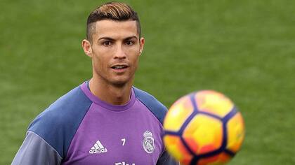 Cristiano Ronaldo, noticia tanto por sus goles como por sus ingresos
