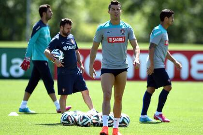 Cristiano Ronaldo se entrenó junto a sus compañeros y se ilusionan con que juegue el primer partido del Mundial