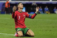 Cristiano Ronaldo sufre y llora, ya no es héroe, necesitó que lo salve su arquero para que Portugal llegue a los cuartos de final