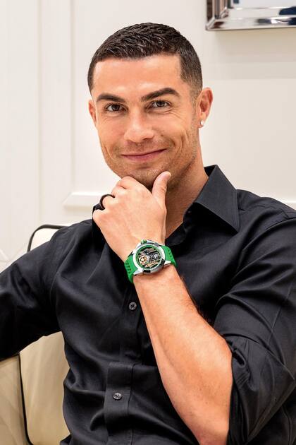 Cristiano Ronaldo tiene una exclusiva colección de relojes de lujo valuada en 10 millones de euros.
