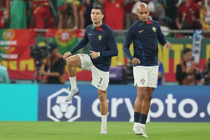 Cristiano Ronaldo y Joao Mario, en la previa del partido