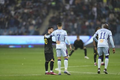 Cristiano Ronaldo y Leo Messi, durante el partido amistoso en Arabia Saudita