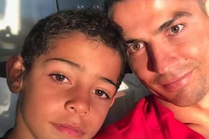 Cristiano Ronaldo y su hijo mayor, de 11 años