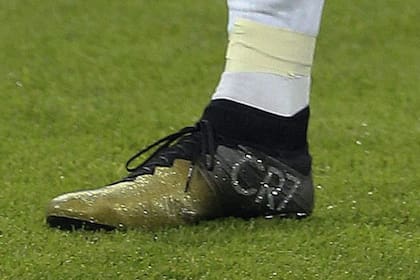 Cristiano Ronaldo y sus botines nuevos