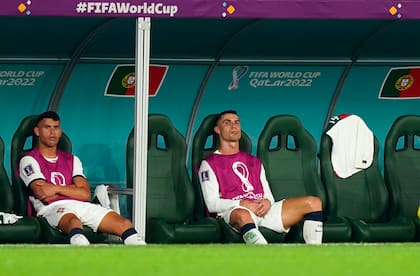 Cristiano Ronaldo y un rostro de pocos amigos luego de ser reemplazado en el partido que Portugal perdió ante Coreal del Sur por la última fecha del Grupo H