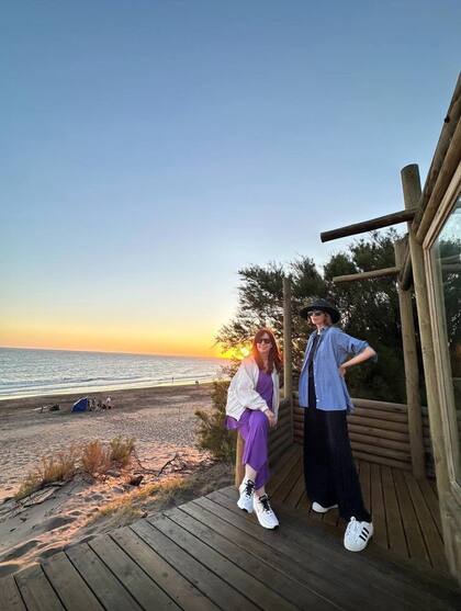 Cristina Fernández y su hija Florencia en Balneario Sauce Grande