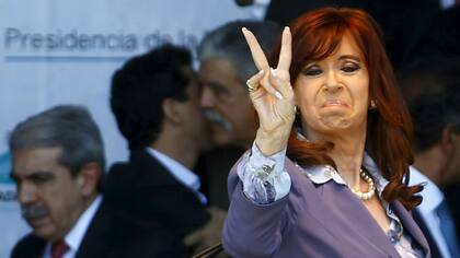 Cristina hace la V de la Victoria