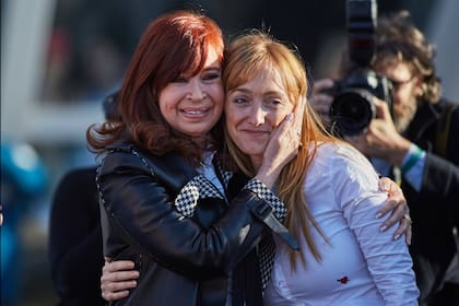 Cristina Kirchner y Anabel Fernández Sagasti