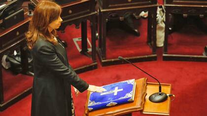 Cristina juró como senadora