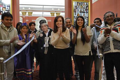 El día en que Cristina Kirchner inauguró el Salón de los Pueblos Originarios, antes llamado Colón