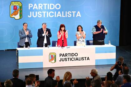 Cristina Kirchner asume como presidenta del PJ