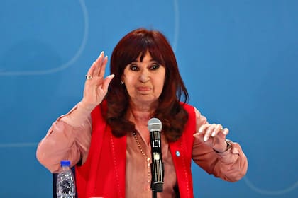 Cristina Kirchner asume como presidenta del PJ