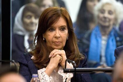 Cristina Kirchner en los tribunales de Comodoro Py, en el banquillo, por el caso Vialidad