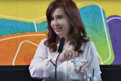 Cristina Kirchner en el comienzo de la presentación de su libro en La Rural