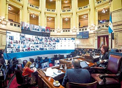 Cristina Kirchner encabezó el jueves la sesión en el Senado en la que se aprobaron pliegos de magistrados