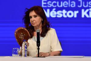 Cristina Kirchner enfrenta varios dilemas en la estrategia electoral (AP Foto/Gustavo Garello)
