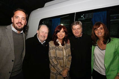 Cristina Kirchner fue recibida anoche por el gobernador Carlos Verna y su sucesor, Sergio Ziliotto