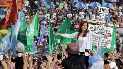 Cristina Kirchner regresará hoy al Senado
