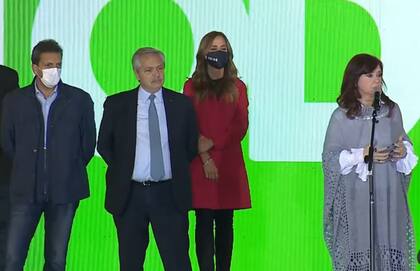 Cristina Kirchner habla: la escuchan Sergio Massa, Alberto Fernández y Victoria Tolosa Paz