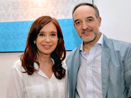 Cristina Kirchner junto al senador Doñate