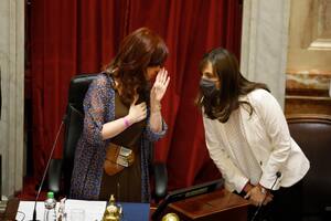 Cristina Kirchner se mantiene en silencio mientras crece la resistencia al acuerdo