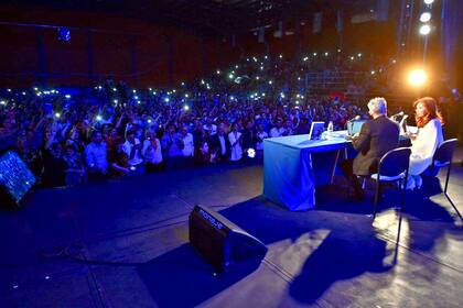 Cristina Kirchner presentó su libro en Posadas, Misiones