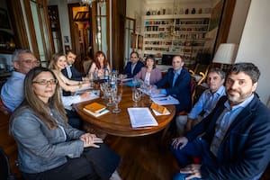 Cristina Kirchner recibió a un grupo de economistas; por este motivo, limitan sus visitas