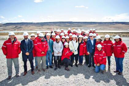 La vicepresidenta Cristina Kirchner visitó las represas en enero pasad, junto con la gobernadora Alicia Kirchner y el empresario Gerardo Ferreyra