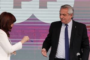 Cristina Kirchner, a Alberto Fernández: "Te pido que a la lapicera la uses”