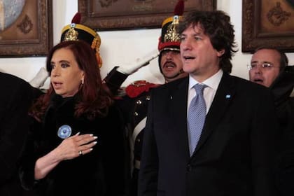 Cristina Kirchner, junto a su vicepresidente, Amado Boudou, a quien le dio la espalda luego de estallado el conflicto por el caso Ciccone