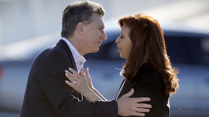 Cristina Kirchner y el candidato de Cambiemos, Mauricio Macri