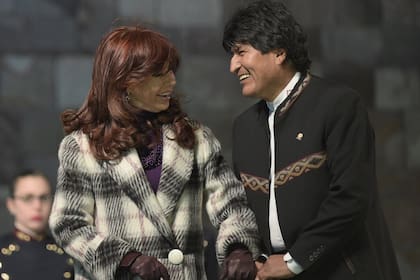 La vicepresidenta Cristina Kirchner y el expresidente de Bolivia Evo Morales, uno de sus aliados más cercanos en la región