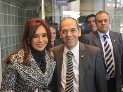 Cristina Kirchner y Pablo Fontdevila, durante un acto del plan Conectar Igualdad, en 2011