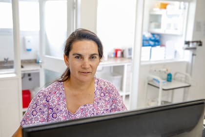 Cristina Mellado es enfermera, trabaja hace 20 años en salud pública y vive hace 27 en Añelo