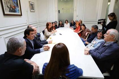 Cristina reunió a los candidatos en el Instituto Patria