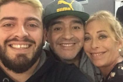 Diego Junior, junto a su padre y su madre