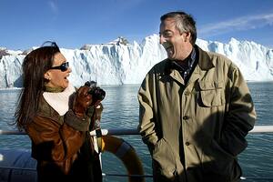 Cristina y Néstor con el glaciar Perito Moreno de fondo